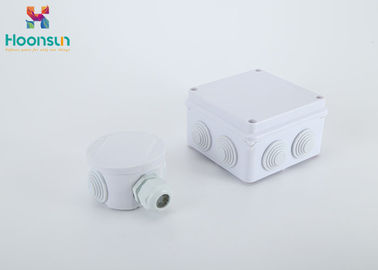 薄い灰色の電気ジャンクション・ボックスIP65は屋外/屋内のための保護を防水します